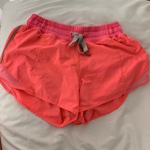 lululemon hotty hot shorts, hot pink size 4